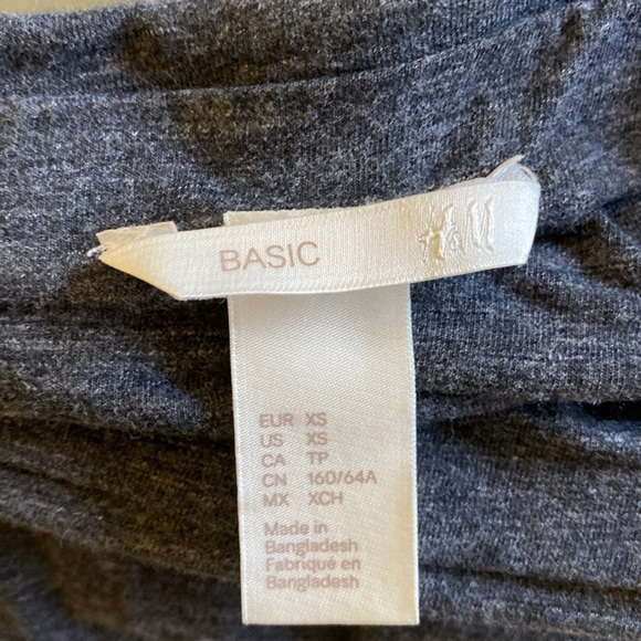 WOMENS BASIC H&M GRAY SKIRT SIZE XS🩶 - Picture 3 of 4